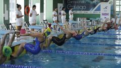 Competicin en la piscina Rosario Dueas