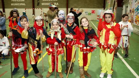 Fiesta sobre los entroidos tradicionales en el colegio de A Ramallosa