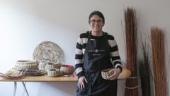 La artesana Julia de la Cal, especialista en cestera, impartir algunos de los talleres que forman parte del programa