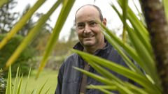 �scar Ces, paciente de linfoma que se someti� este a�o a un trasplante de m�dula �sea, en su casa de San Andr�s de Xeve (Pontevedra)