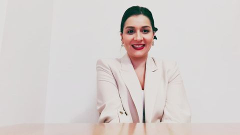 Laura Coto, Grado Superior en Administraci�n y Finanzas
