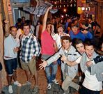 Los bares y pubs de Portonovo solo se llenan entrada la madrugada.