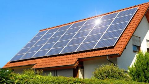 Placas solares en una vivienda