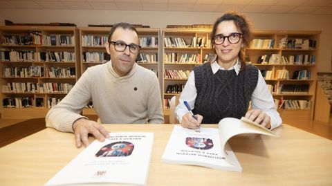 �scar e Fina son docentes no IES Maximino Romero de Lema de Baio 