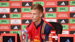 Dani Olmo: Mientras ganemos, me da igual marcar yo o Unai Simn
