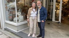 Guillermina lvarez y su hijo Javier Gutirrez paseando el pasado sbado por la calle Real de Ferrol