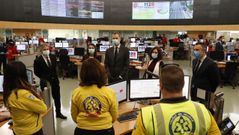 Los reyes durante su visita a la sede del 112 de Madrid