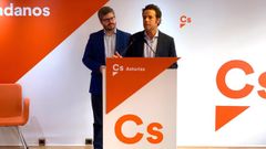 Ignacio Cuesta, candidato de Ciudadanos a la alcald�a de Oviedo, con el secretario de Organizaci�n de Ciudadanos, Fran Herv�as
