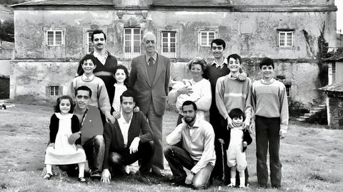 En la casa familiar de Abres, en Vegadeo, con sus padres y doce hermanos