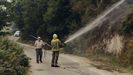 Los vecinos trataron de ayudar en la extinción del incendio con sus propios medios en Manzaneda