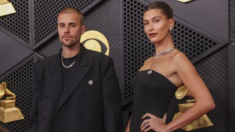 Justin Bieber por su parte escogi� un traje extra grande de Balenciaga