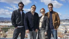Parte del reparto de �Operaci�n Barrio Ingl�s� posa en el Festival de M�laga