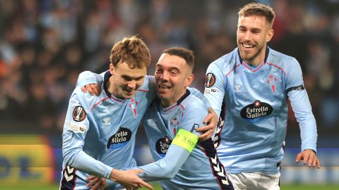 Swedberg, Aspas y Mingueza celebran el gol del sueco que supuso el 1-0