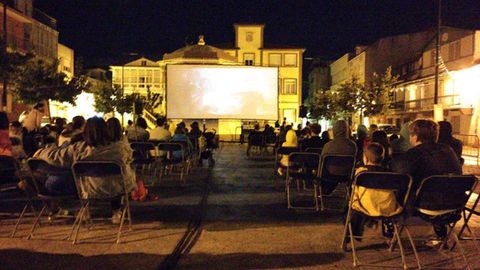 Cine de verano en Ares