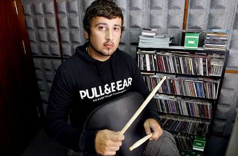 Generazi�n Perdida es la primera agrupaci�n musical de la que Basoco forma parte.