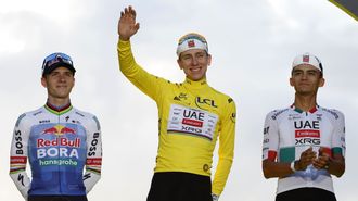 Pogacar, en el podio del Tour junto a Evenepoel y Del Toro.