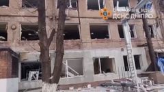 Edificio da�ado por los bombardeos en Dnipro, Ucrania