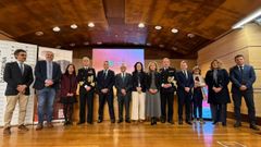 Avelino Llago respaldado por autoridades durante la presentaci�n de la c�tedra.