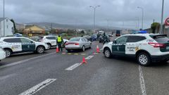 Control de la Guardia Civil en la autov�a A-8, en Ribadeo
