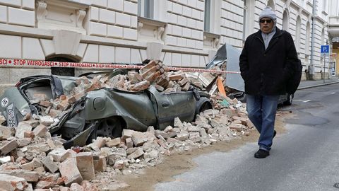 El se�smo sepult� numerosos coches en Zagreb