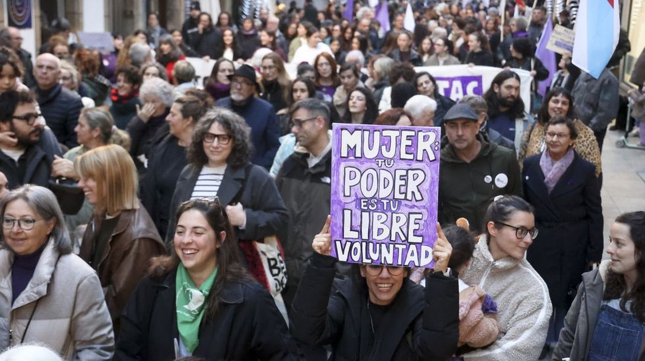 Ferrolterra clama por la igualdad de las mujeres: «Hay que estar aquí»