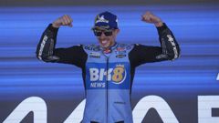 �lex M�rquez celebra su triunfo en Jerez en la categor�a reina del motociclismo.