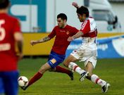 Luisito est� pendiente de la sobrecarga muscular que sufre �lex para decidir su once.