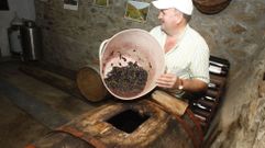 Jos� Aira, en una imagen de archivo, en el local en el que se ubicar� el furancho