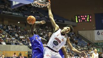 El Melilla perdi� en la primera vuelta en Sar por un claro 79-59.