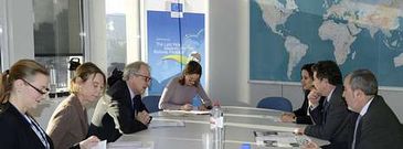Reuni�n de ayer en Bruselas entre Lores y Matthias Ruete (con gafas), director general de Movilidad de la UE.
