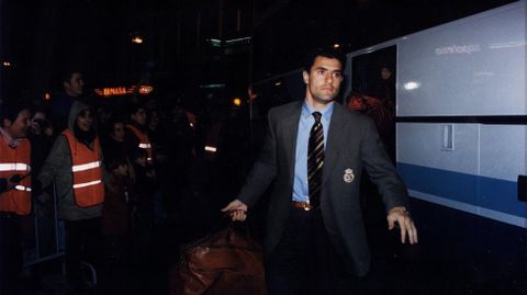 M�chel, a la llegada del Madrid en febrero del 96.