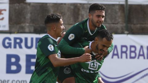 Zanelli (derecha), celebrando un gol