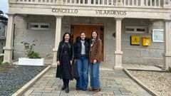 Judith Vega y Kelly Pereira, de la AECC, dieron una charla en Vilardev�s.