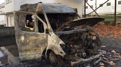 Incendio en una ambulancia en Cambre
