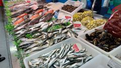 Pescado en un puesto de la plaza de Ourense