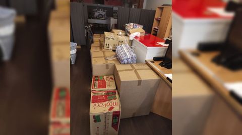Material depositado ayer por la ma�ana en la asociaci�n Luis Nieves