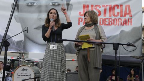 Familiares de Dborah Frnandez en un homenaje a la joven realizado el pasado abril
