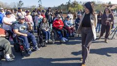 Usuarios de �ntegro acompa�aron a la conselleira Mar�a Mart�nez Allegue en la presentaci�n de la nueva senda peatonal que la Xunta construir� en Nant�n