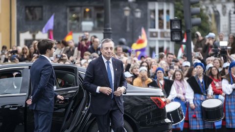 Llegada a la entrega de los Premios Princesa de Asturias 2025