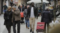 La calle Barcelona, en el Agra do Arzn, es una de las vas ms multiculturales