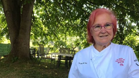 La chef y propietaria de El Llar de Viri, Elvira Fernández