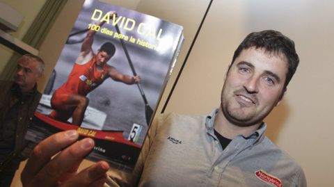 Su libro �100 d�as para la historia�. 