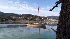 El gale&oacute;n Abelleira fondeado en la r&iacute;a de Muros-Noia