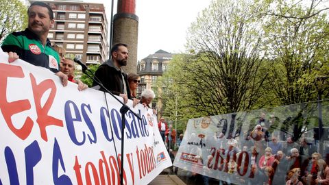 les de personas han participado hoy en Gij�n de la manifestaci�n convocada por los sindicatos UGT y CC OO y la Federaci�n de Asociaciones de Personas Mayores para reivindicar pensiones dignas