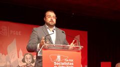 El presidente del Principado de Asturias, Adri�n Barb�n, en la Asamblea de Gij�n