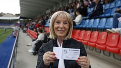 Mara Celia Gmez lleva 46 aos vinculada al ftbol ourensano vendiendo rifas desde el extinto CD Ourense hasta ahora con la UD Ourense.