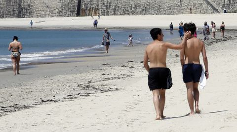 Paseos en ba�ador en Silgar (Sanxenxo)