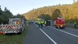 En el accidente se vieron implicados dos camiones que transportaban aluminio y un coche