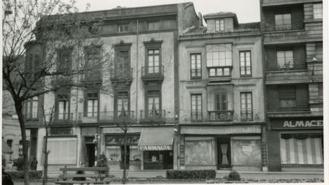 Fachada de la casa de Calzados Chiqui antes de poner el cartel