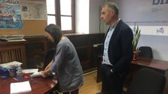 Luis Seara, portavoz del BNG, en su oficina municipal tras ser expulsado del pleno por el alcalde